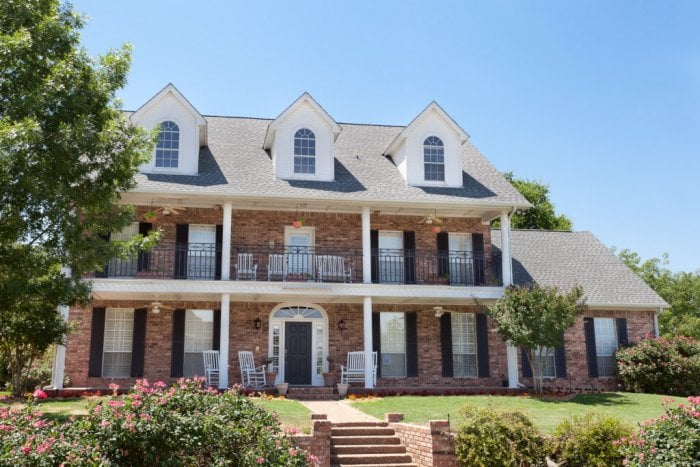Georgian-style home with Colonial and Greek Revival elements. Georgian home in Dallas, Texas with Colonial and Greek Revival elements.